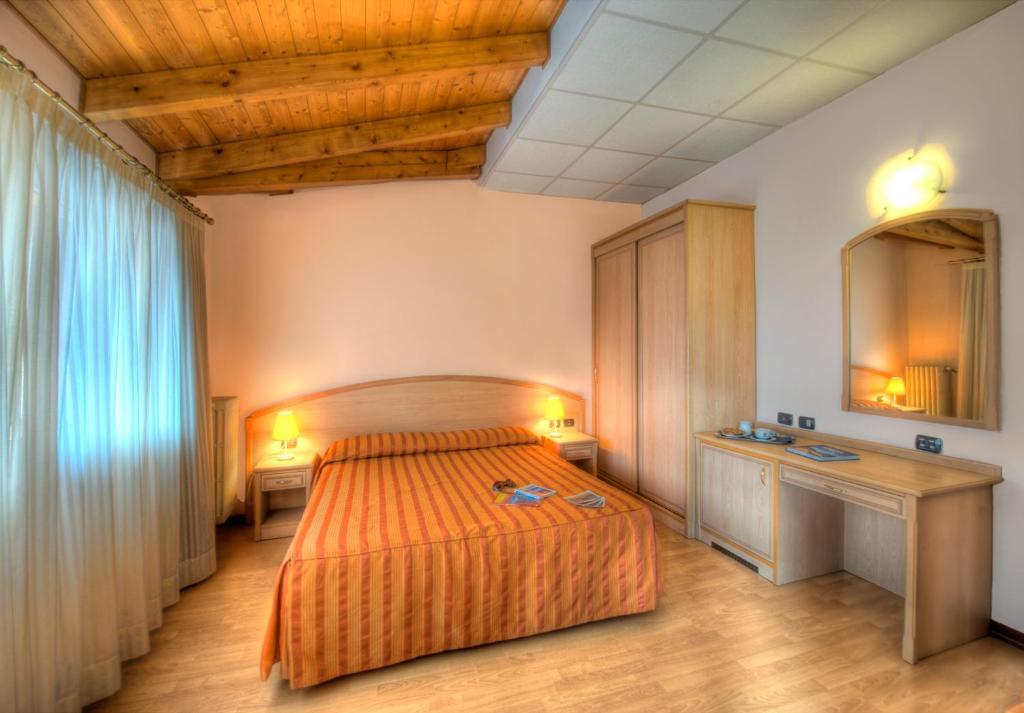 Hotel Residence Dei Fiori Baveno Pokoj fotografie